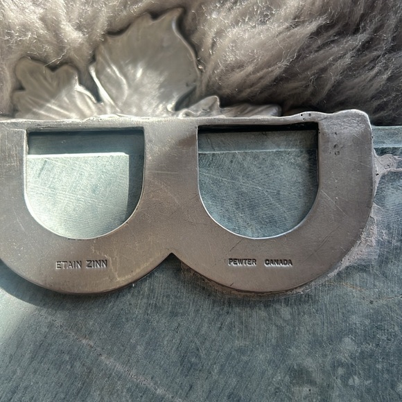 VINTAGE SEAGULL GREEN MARBLE CHEESE BOARD W/ PEWTER GRAPE HANDLES - Picture 7 of 7